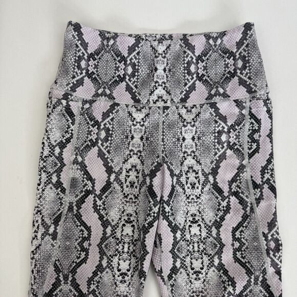 BlackMilk Pink Black Animal Reptile Print Cropped Capri Leggings Sz M Pockets - Picture 3 of 12